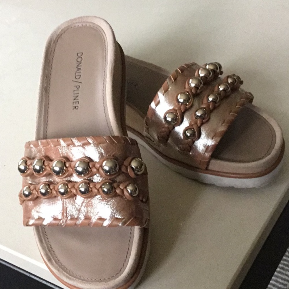 Donald Pliner Sandals